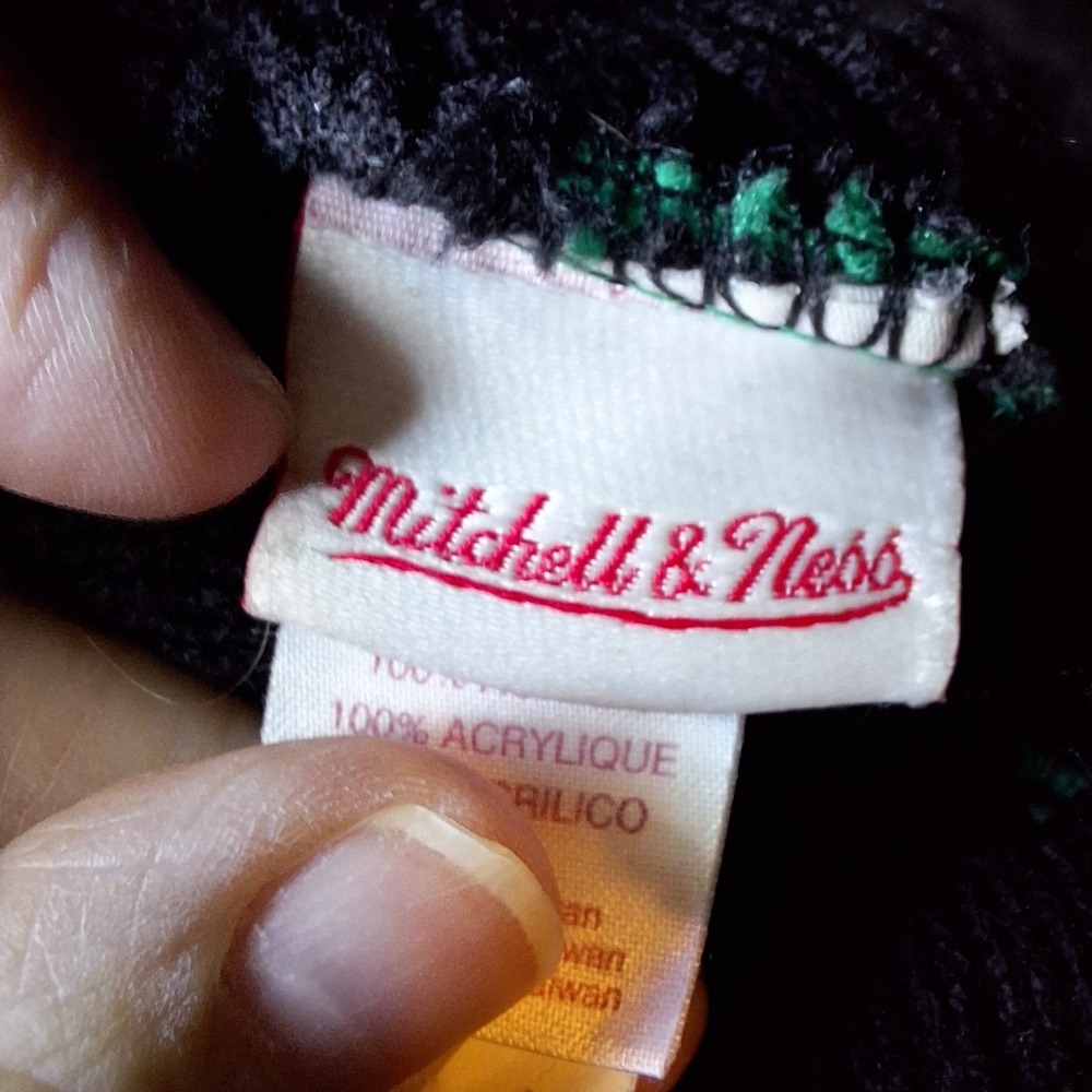 Mitchell & Ness Boston Celtics Green/White Winter Hat Beanie Logo Embroidered - Picture 5 of 7